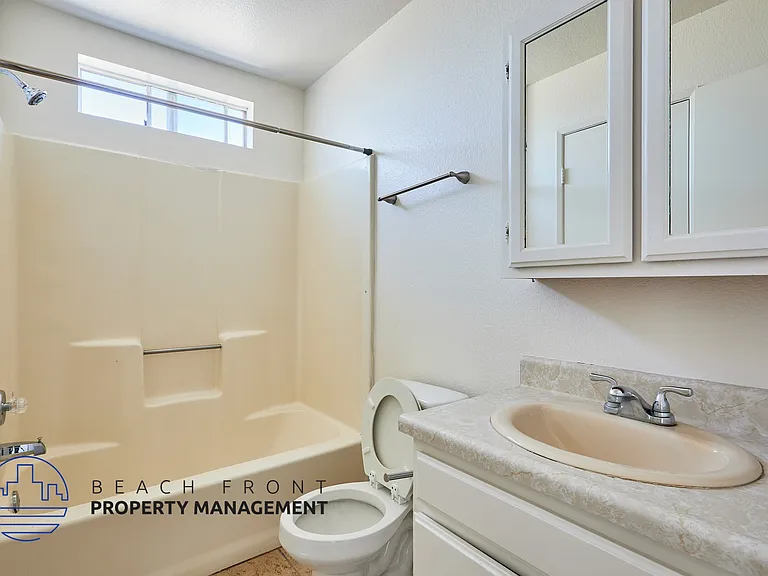 1636 E 6th St — Photo 19