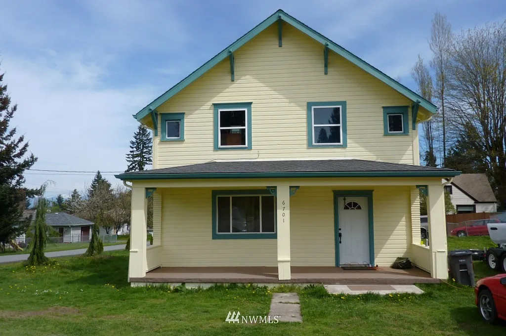 6701 Commercial Avenue photo 1