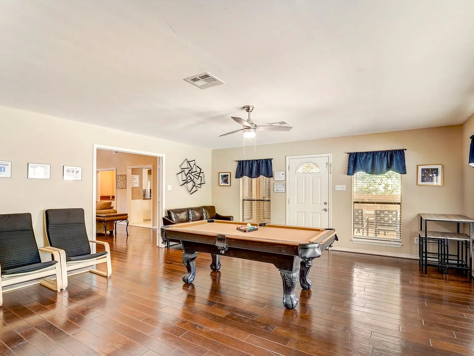 6 bed, 3.5 bath, 3159 sqft, $6,000 — Photo 3