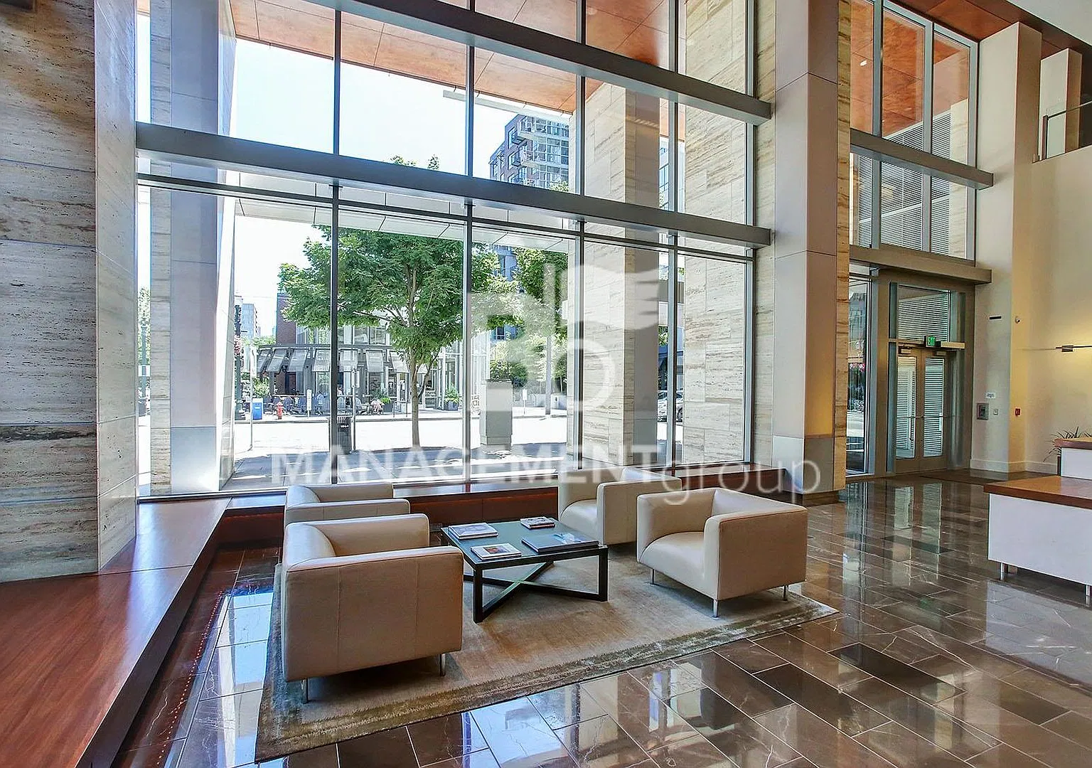 The Metropolitan, Pearl District's only 3bedroom Condo! Two Parking Spaces. Open Floor Plan — Photo 3
