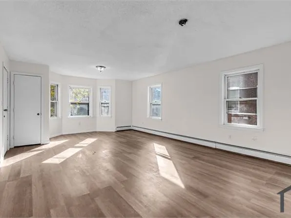 403 Garden St, Hartford, CT 06112