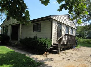 1123 Dover St NE, Cedar Rapids, IA 52402
