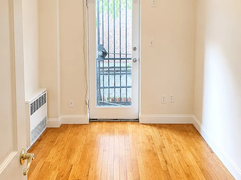 243 W 76th St #1B — Photo 4