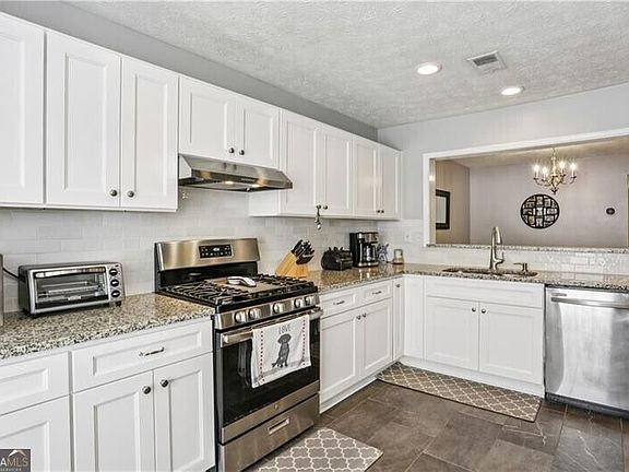 5th image of 2901 Lenox Rd NE #502