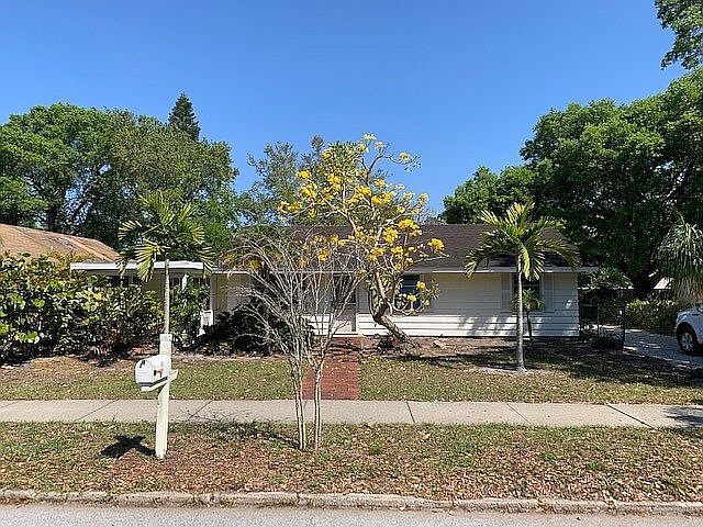 1st image of 2233 Hillview St