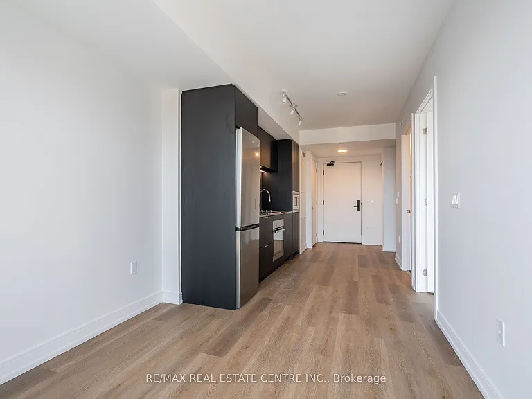 1 Jarvis St #725 — Photo 14