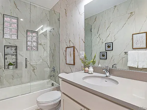 406 S Pearl St — Photo 16