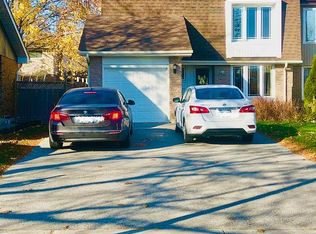 718 Edgewood Rd S, Pickering, ON L1V 2Z6