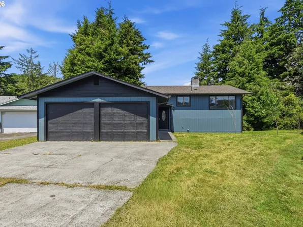 471 Camellia Ct, Reedsport, OR 97467