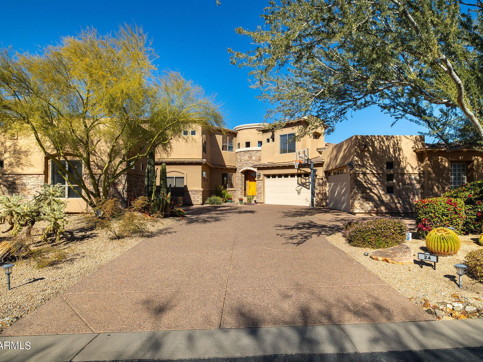 7130 E Saddleback St UNIT 24