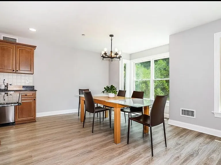 186 Woodside Ave #3 — Photo 6