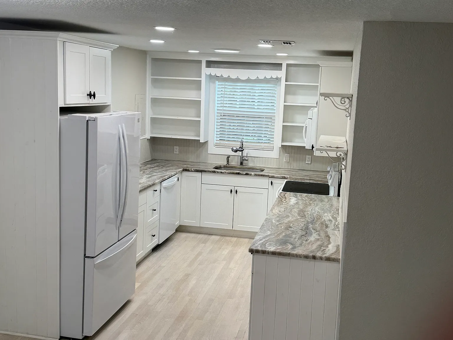 2 bed, 1092 sqft, $3,500 — Photo 4