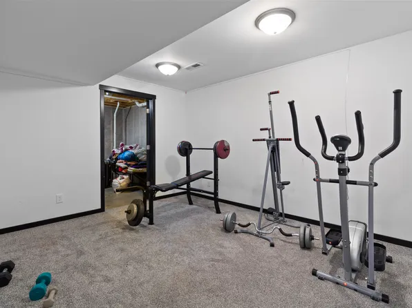 1613 Maple Dr, Rockland, WI 54653