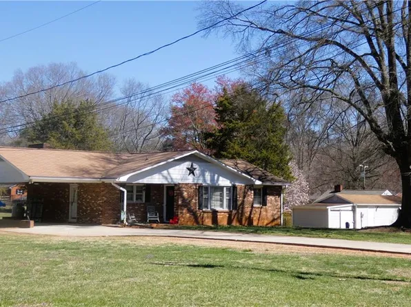 105 Brevard St, Winston Salem, NC 27101
