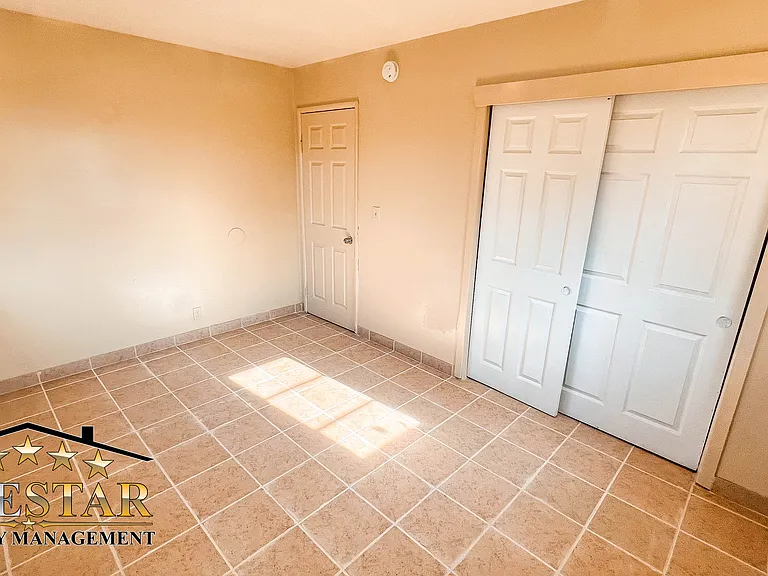 2105 Del Amo Way — Photo 7