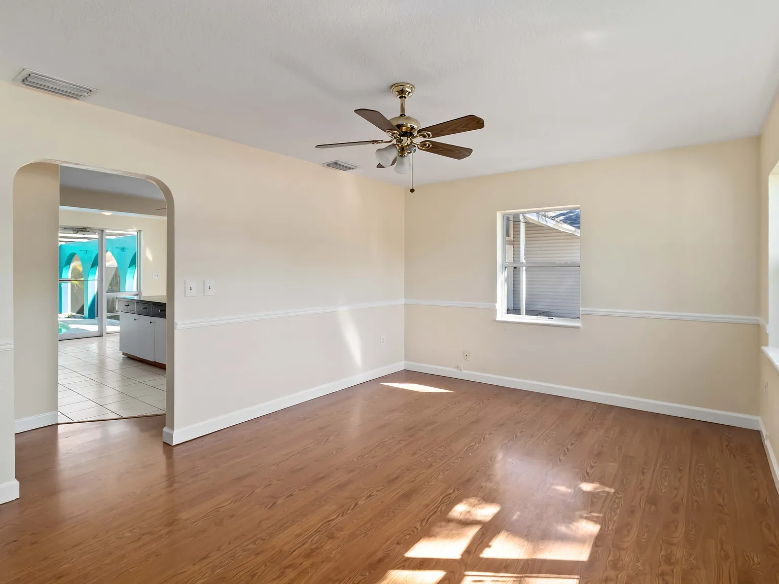 2 bed, 1368 sqft, $2,700 — Photo 4