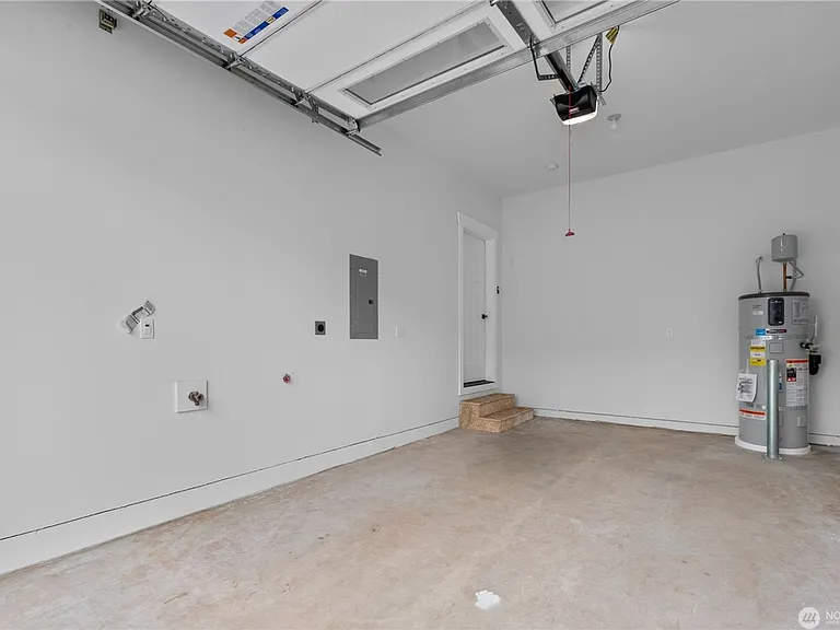 2201 Dejong Dr — Photo 15