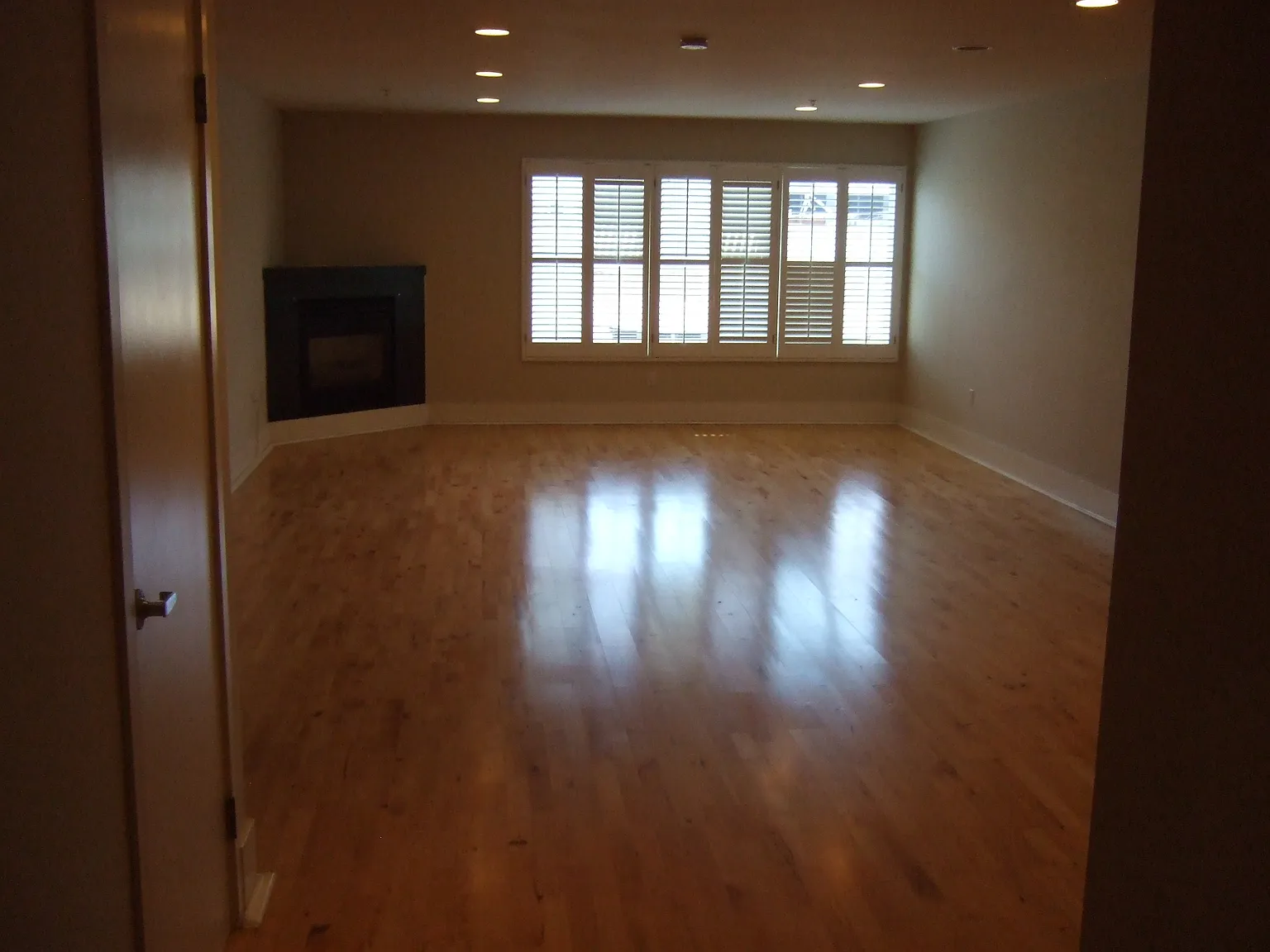 2 bed, 2.5 bath, 1778 sqft, $6,200 — Photo 2