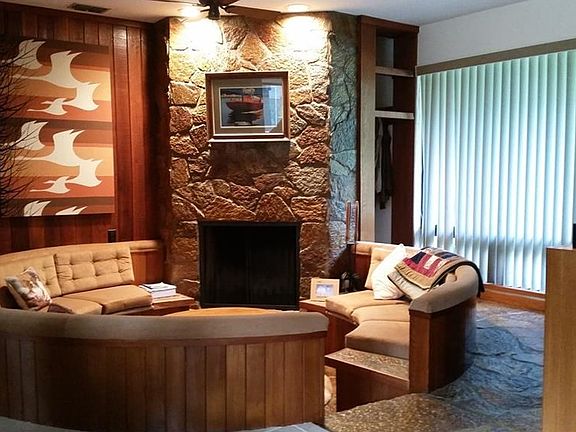 FIREPLACE AND SITTING AREA