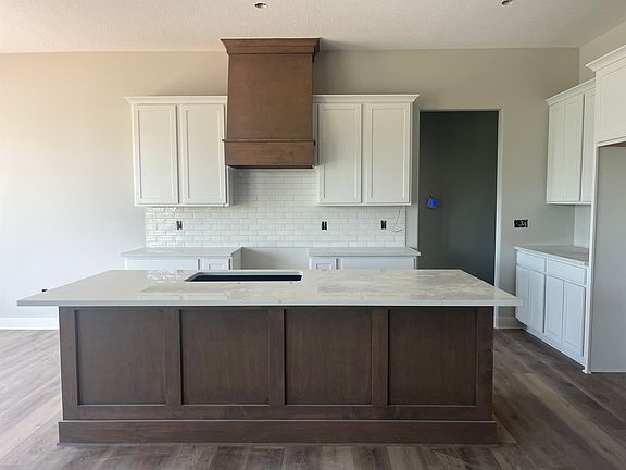 3rd image of 4989 N Emerald Ct