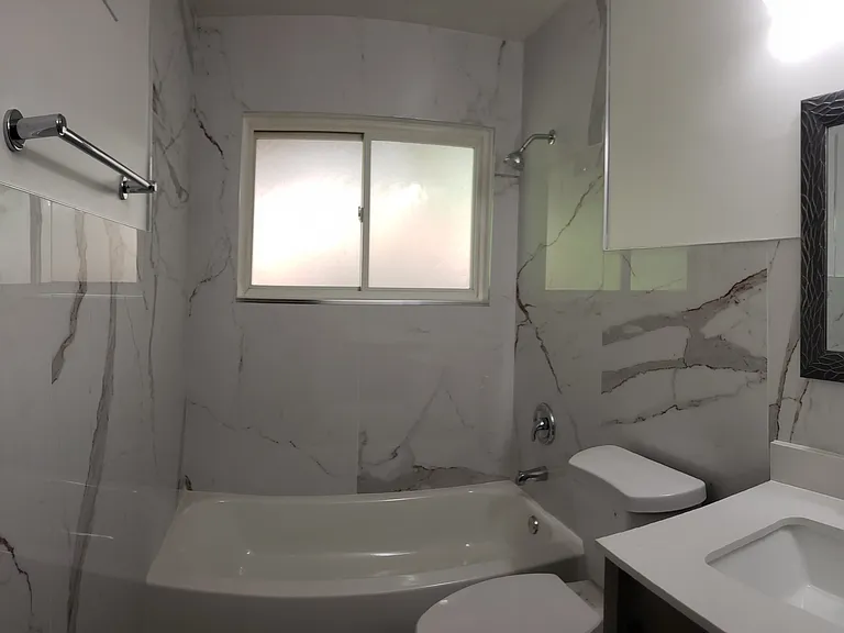 1015 Grenoble Ln — Photo 7
