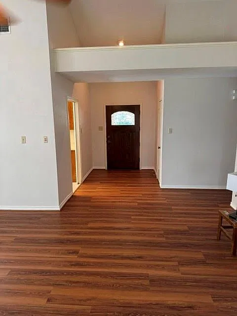 3 bed, 2.0 bath, 1631 sqft, $1,800 — Photo 4