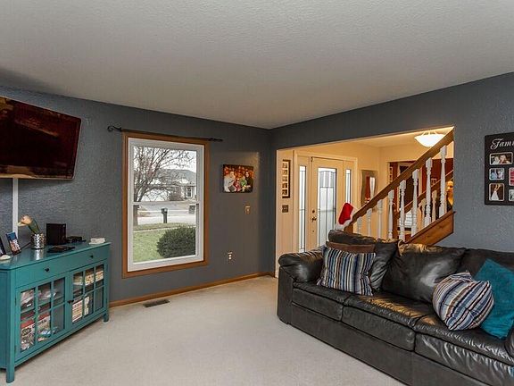 3rd image of 1335 Running Brook Dr