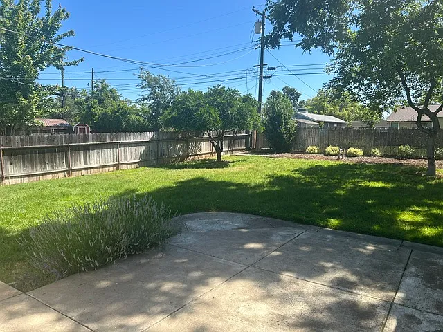 2844 Ione St — Photo 20