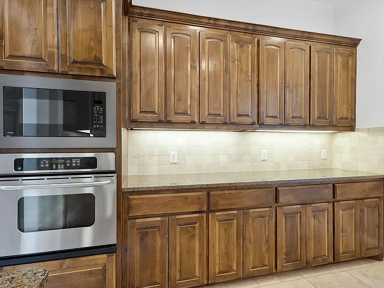 7905 Kickapoo Dr — Photo 4