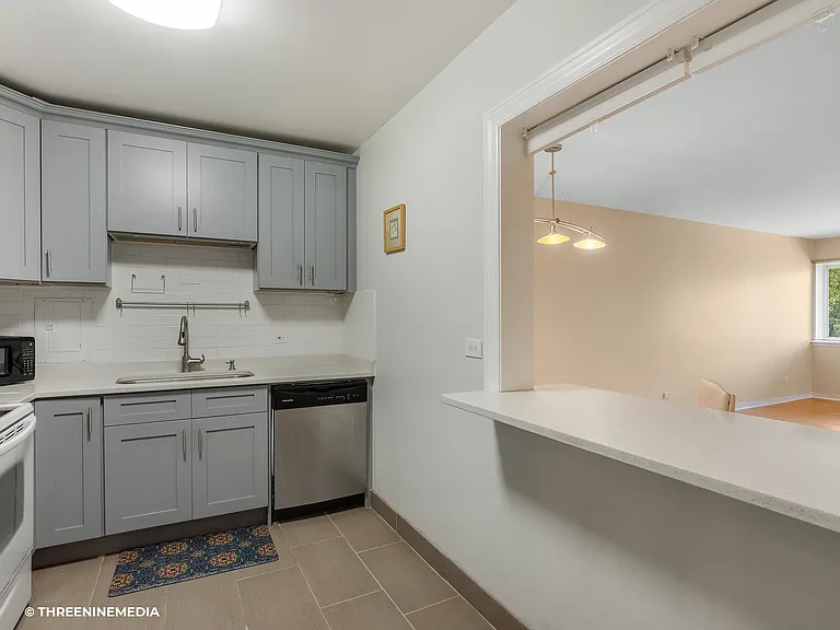 835 Ridge Ave #402 — Photo 5
