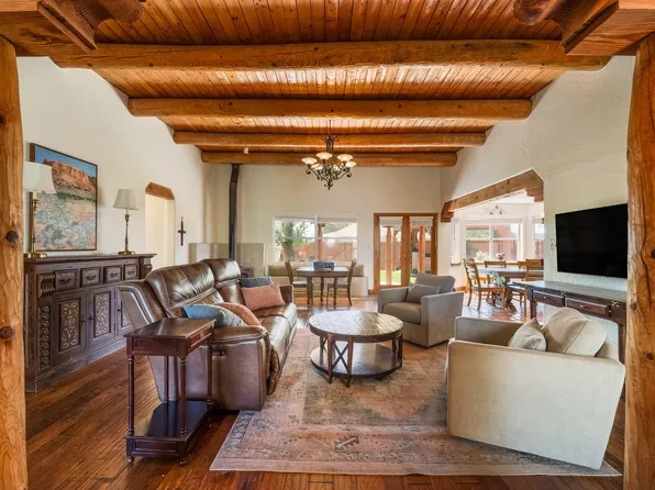 204 Calle Leon NW, Albuquerque, NM 87114