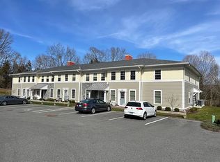 390 Roxbury Rd #207, Southbury, CT 06488