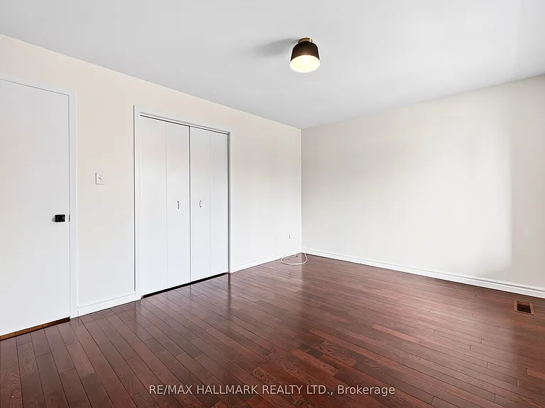 402 Kingston Rd — Photo 11