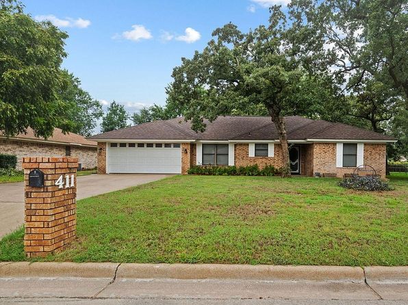 411 Bluebonnet St