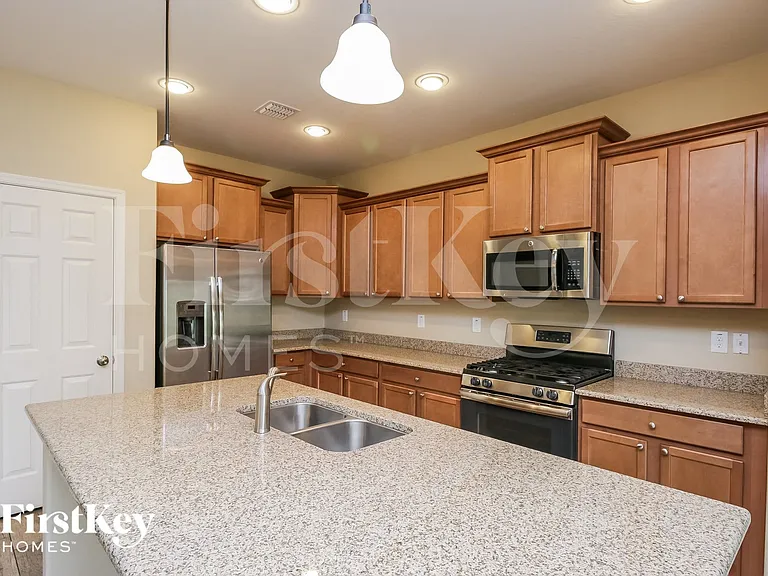 376 W Flame Tree Ave — Photo 6