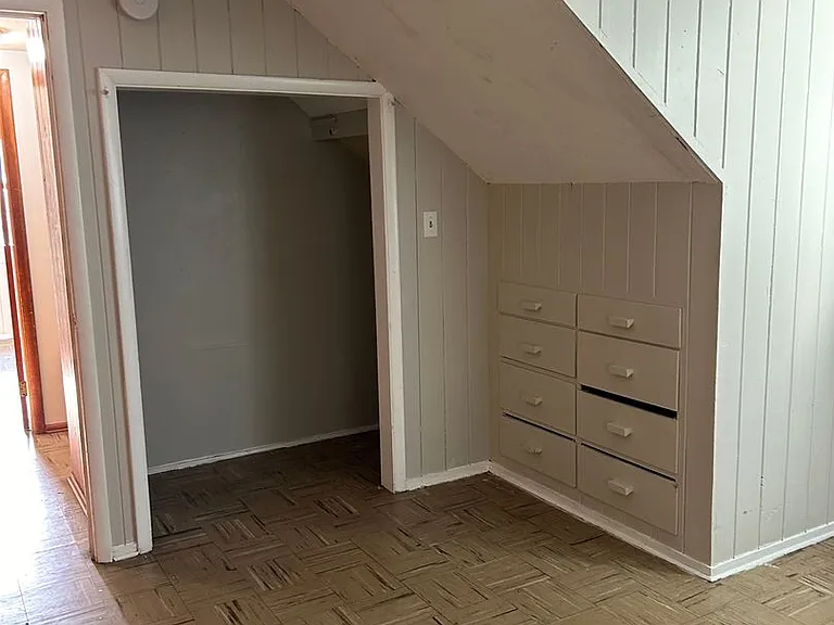 122 W Florence Ave — Photo 7