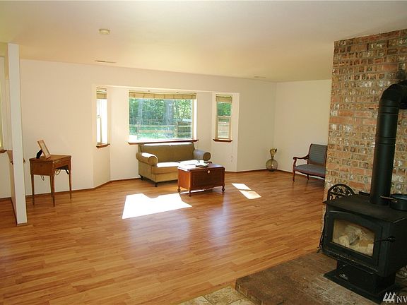 3rd image of 8116 164th St NW