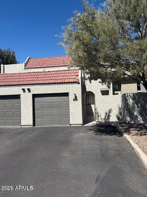 3 bed, 3.0 bath, 1963 sqft, $2,190 — Photo 3