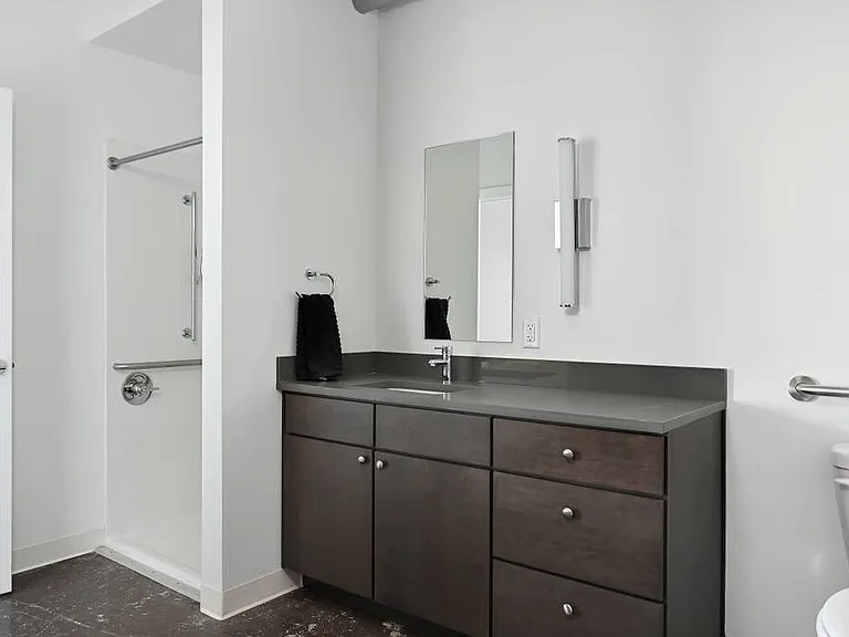 The Monarch Apartments — Photo 15