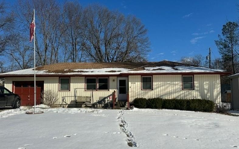 1st image of 3703 N Elmwood Ave