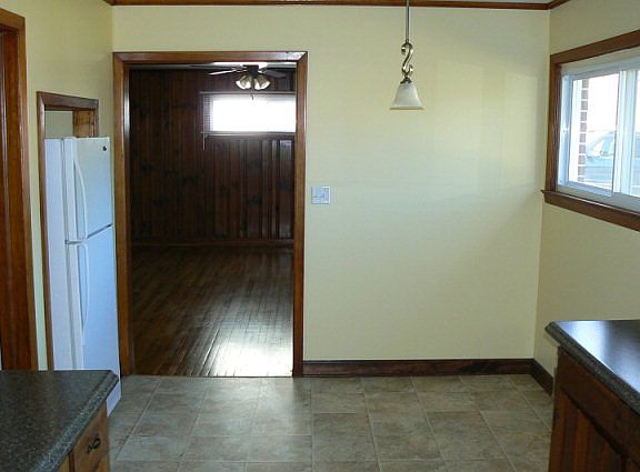 4th image of 301 Brook Ln