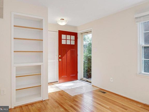 3rd image of 247 Gundry Dr