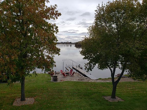 5th image of 219 W Lake Dr