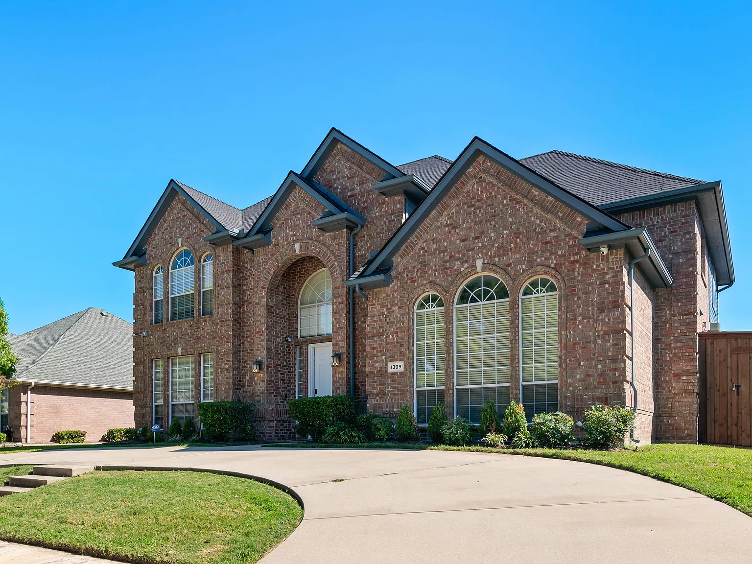 4 bed, 3180 sqft, $3,300 — Photo 3