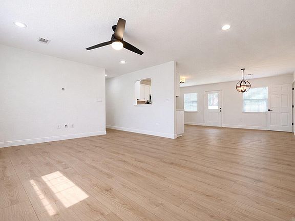 4th image of 8 Harvest Ridge Rd