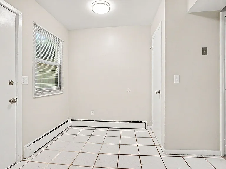 514-516 N Berkley St — Photo 3