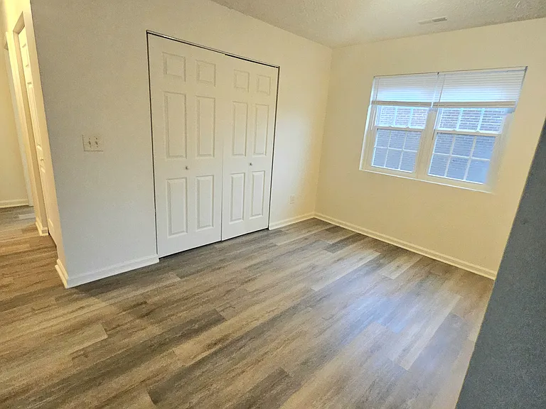 1022 Pinoak Dr — Photo 3