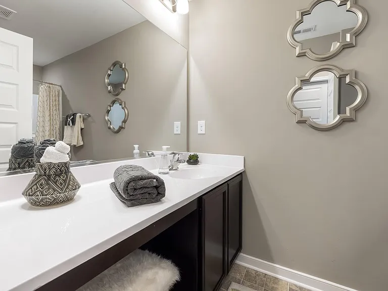 7160 Sandler Dr — Photo 3