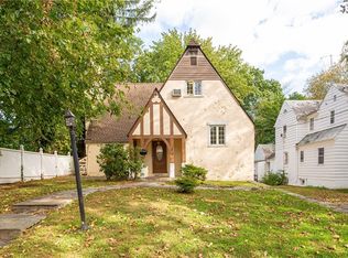 11 Parkway Cir, Mount Vernon, NY