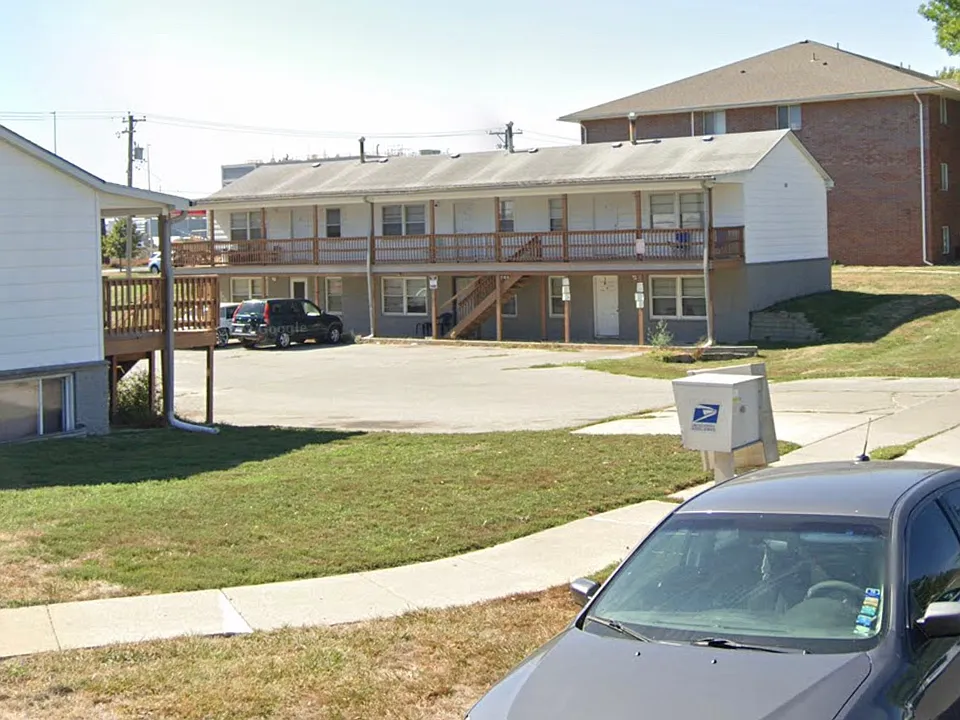 501 W Saunders Ave #1